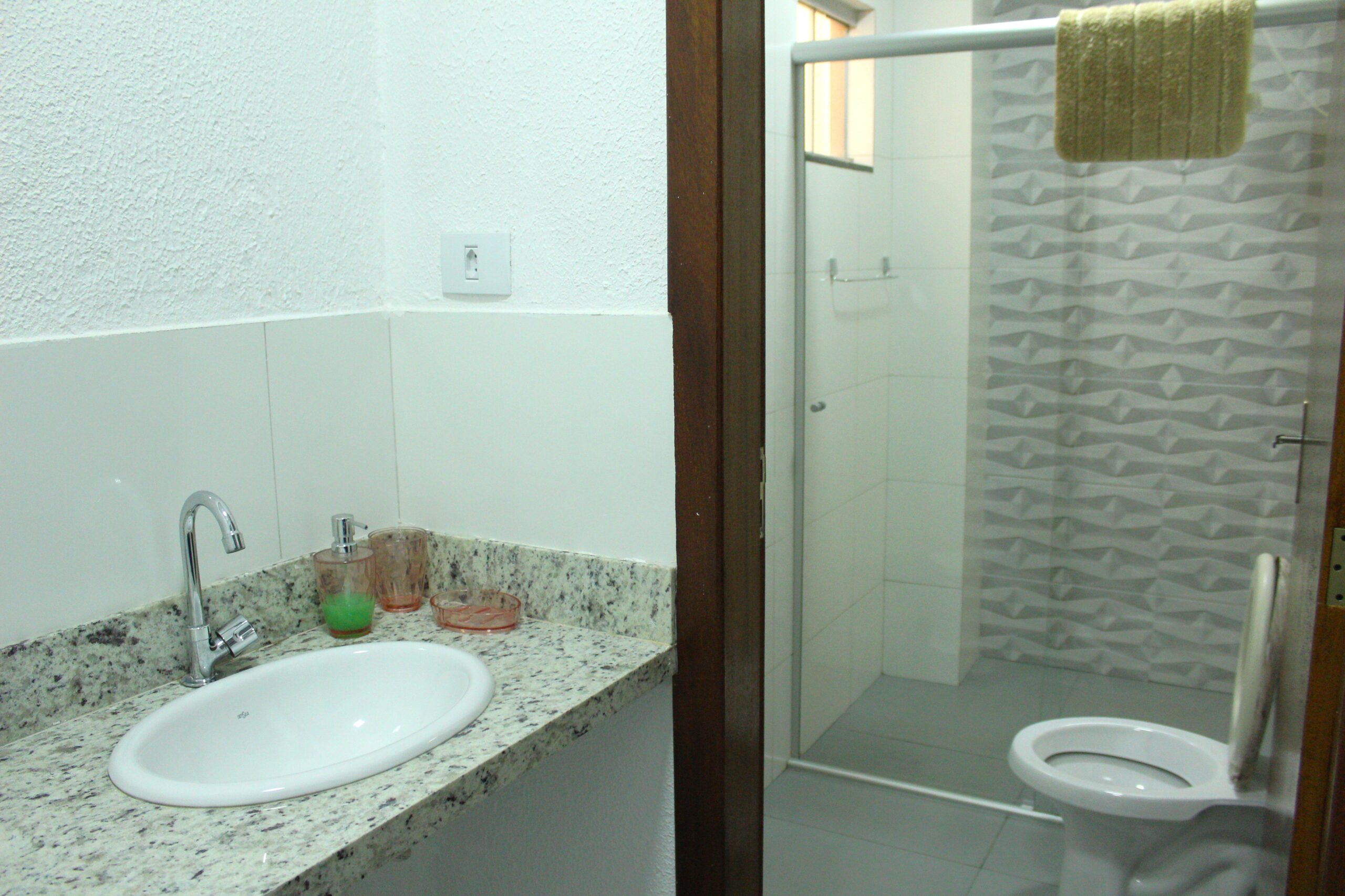 QUARTO02_BANHEIRO